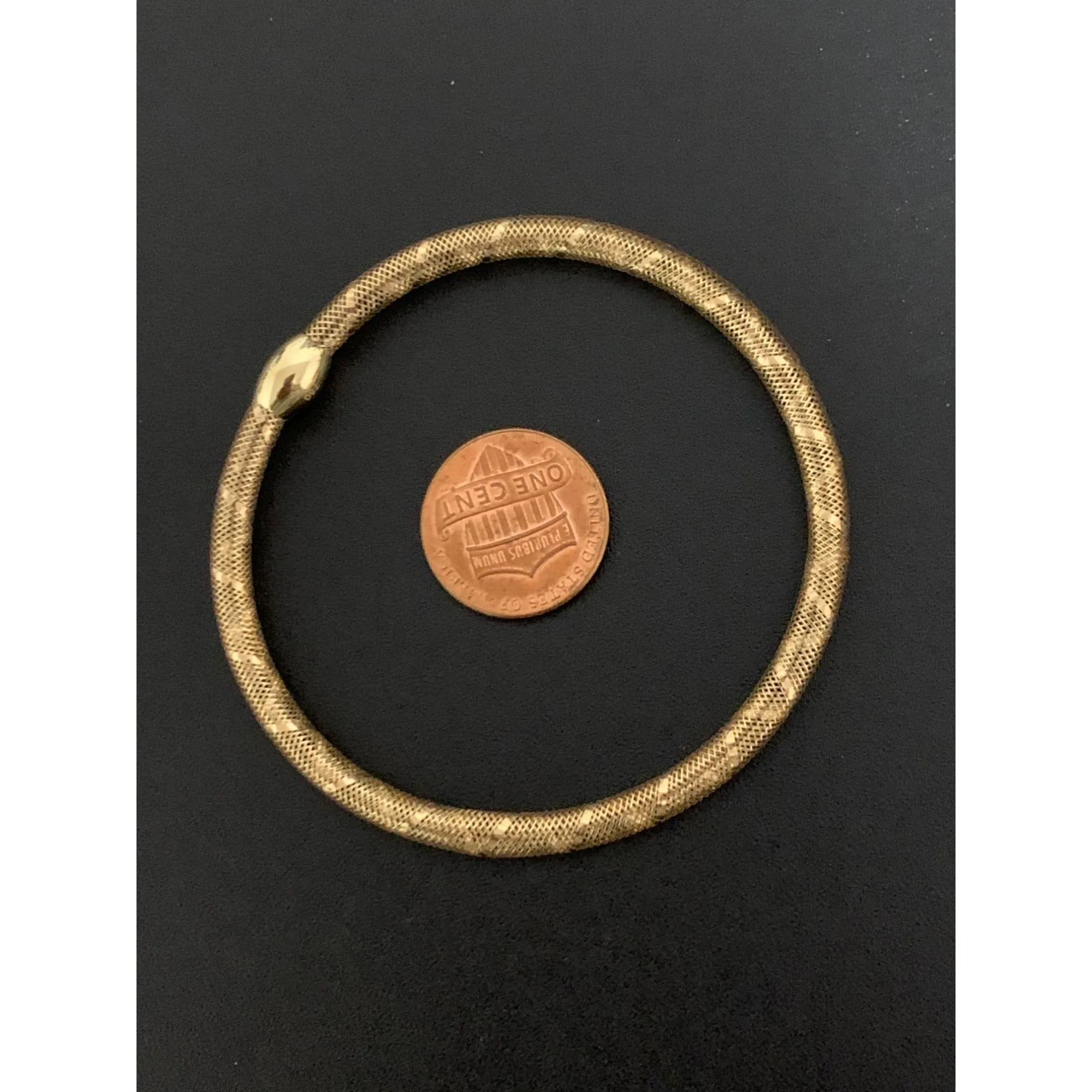 18K Gold Bracelet Soft Mesh Flexible Stretchable Bangle S 7.25 inches 1.04 grams
