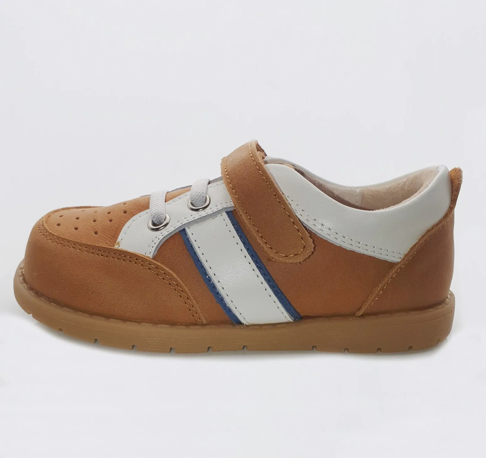 Atti and Anna Caleb Leather Sneaker Tan / Light Brown