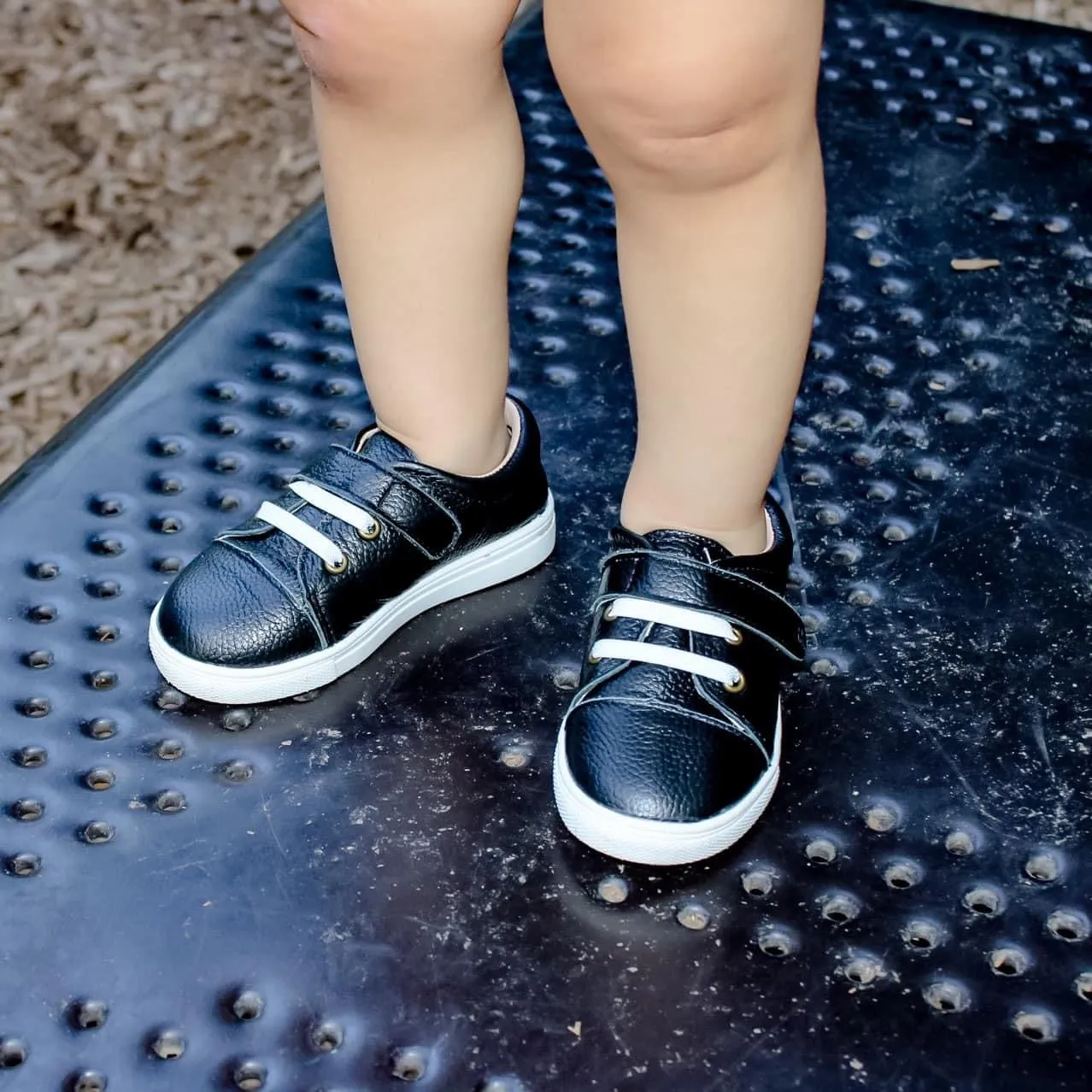 Black Sneaks