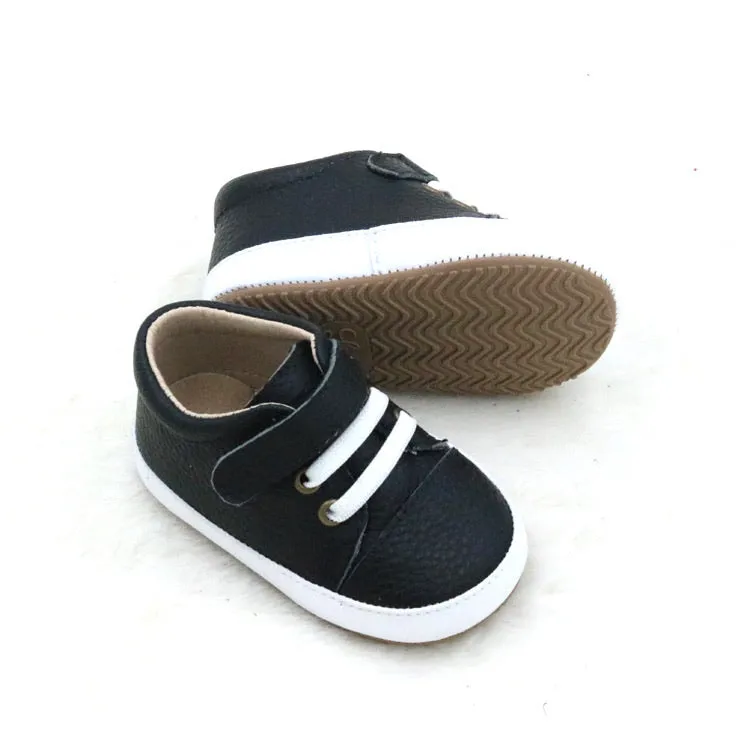 Black Sneaks