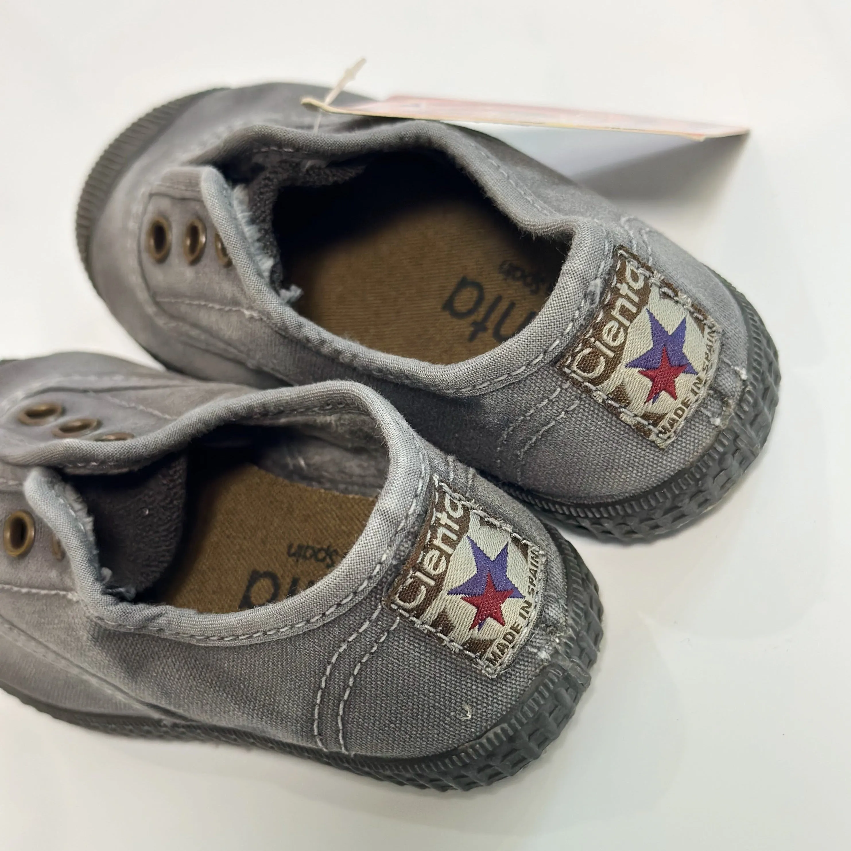Cienta Kids Canvas Slip On Sneakers Gris