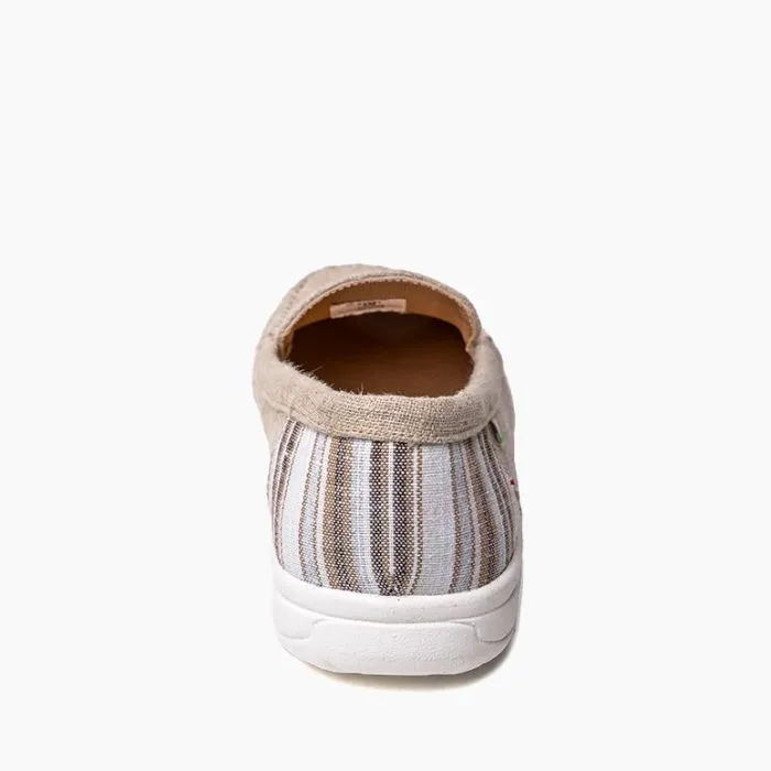 Minnetonka Moccasin Discover Casual Shoe